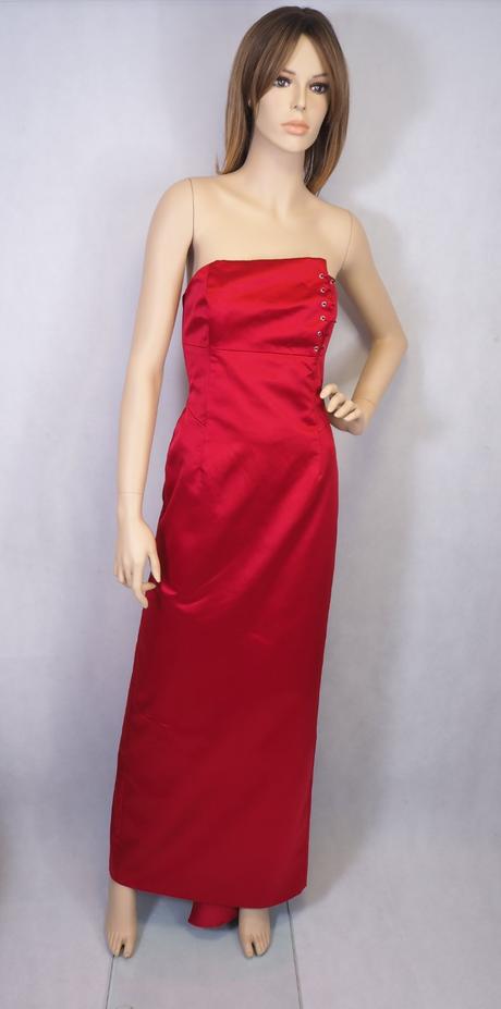 Kvalitné červené spoločenské šaty, s
