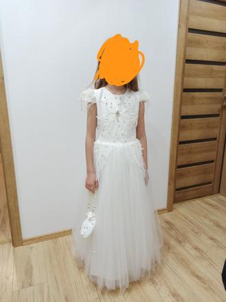 Šaty na prijímanie, 140