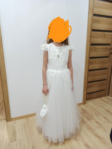 Šaty na prijímanie, 140