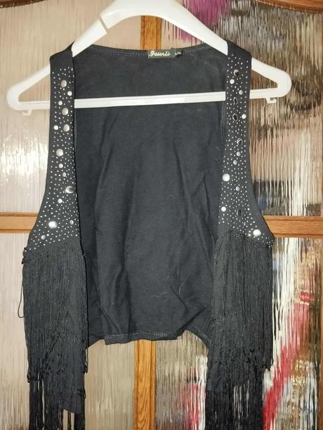 Dámska čierna vesta s strapcami, l