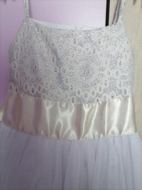 Nádherné slávnostné saty, 98