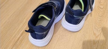 Botasky, deichmann,32