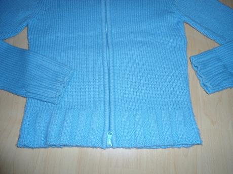 Bledomodry sveter, 164