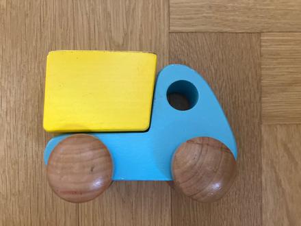 Drevené autíčko,