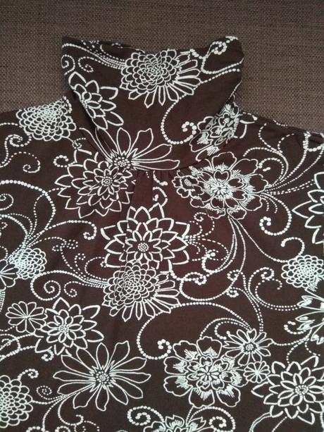 Top s kvetinovym dekorom, promod,m