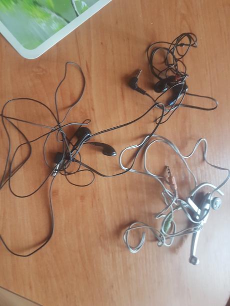Sluchatka do uší na mobil, 