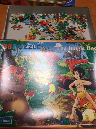 99-dielne puzzle kniha džungle 23x32 cm + časopis,