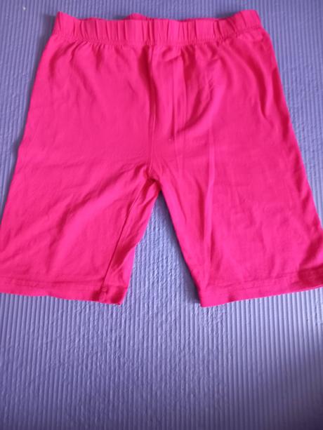 Predám dievčenskú 2 šortky veľ. 146 cm, 146