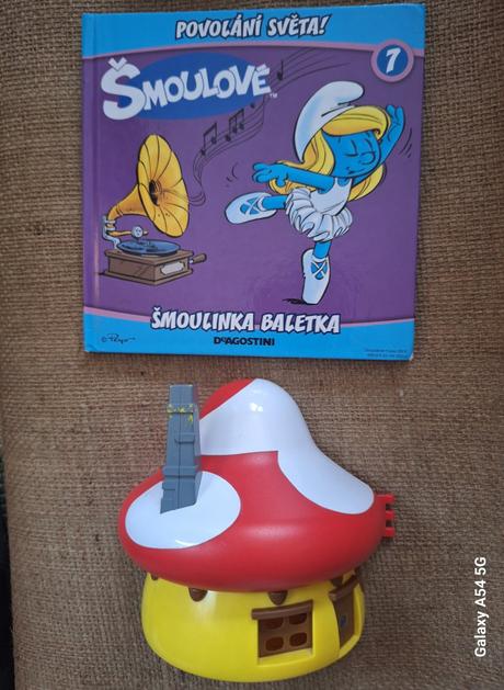 Knihy smoulove s figúrkami,