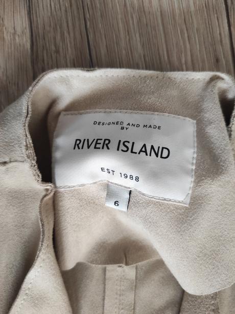 Vesta, river island,s