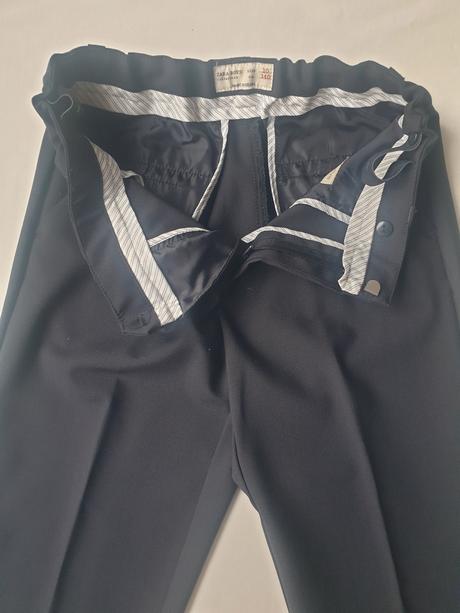 Krásny nohavicový oblek zara, 140