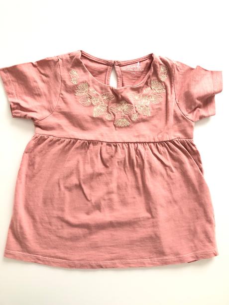 Blizka s vysivkou, reserved,104