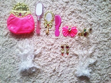 Kabelka s doplnkami,