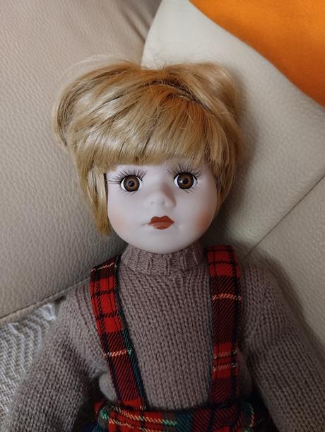 Porcelánová bábika, 