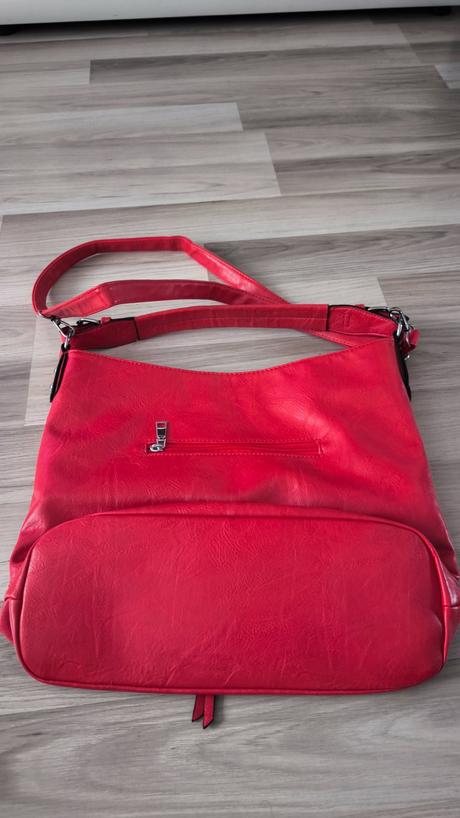 Červená kabelka, lara bags