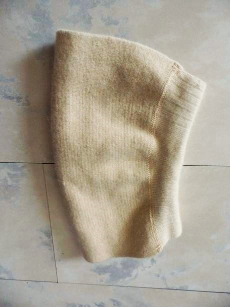 Angorový návlek na koleno,