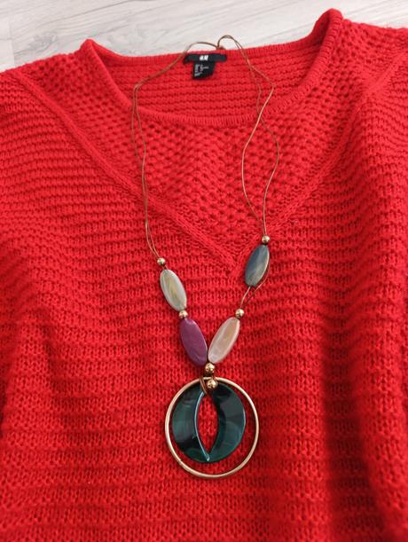 Pekný predĺžený sveter s náhrdelníkom, h&m,l