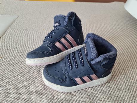 Adidas tenisky zateplené, 23