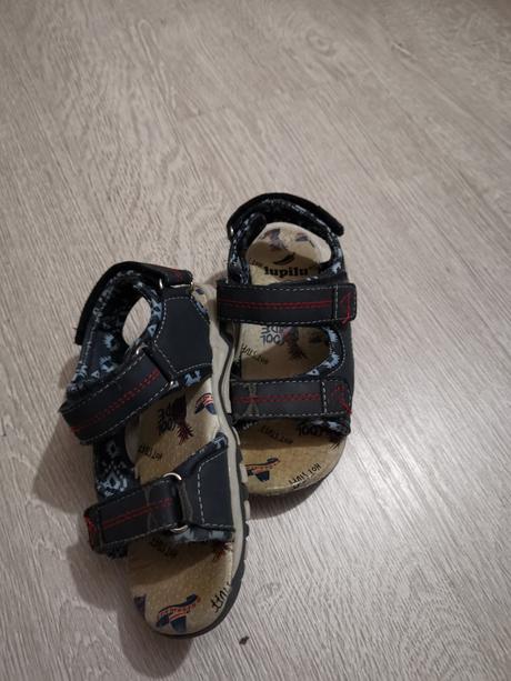 Sandalky c. 29, lupilu,29