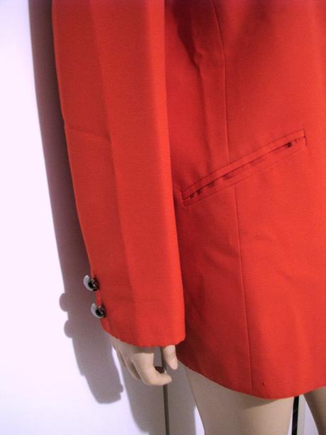 Svetločervené sako, l