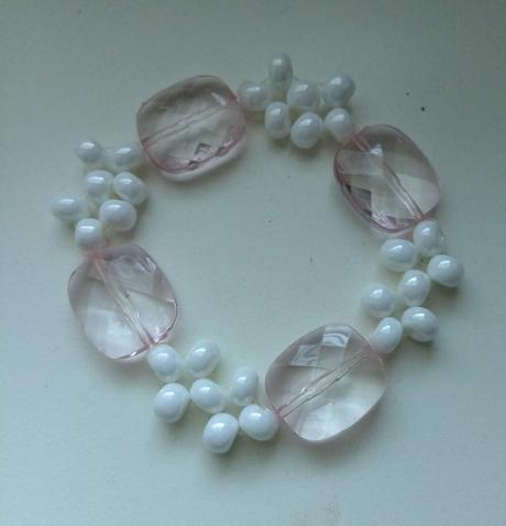 Bielo ružový náramok, 