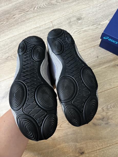 Tenisky na zápasenie v. 37, asics,37