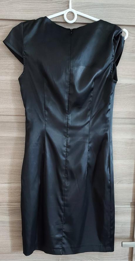 Spolocenske saty, 36