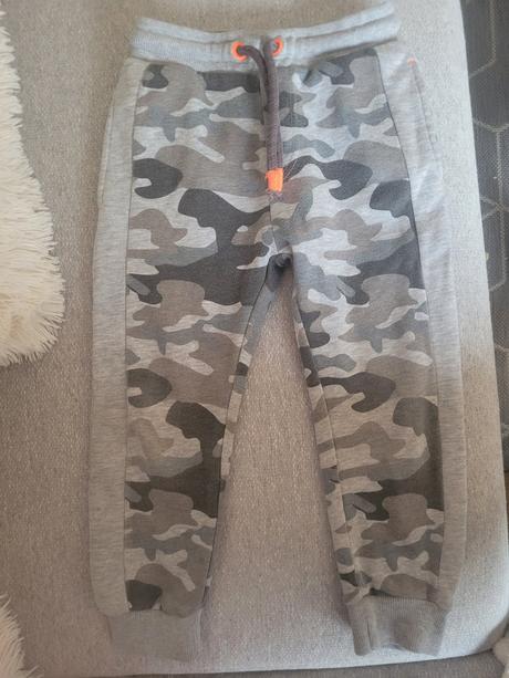 Teple teplaky, f&f,104