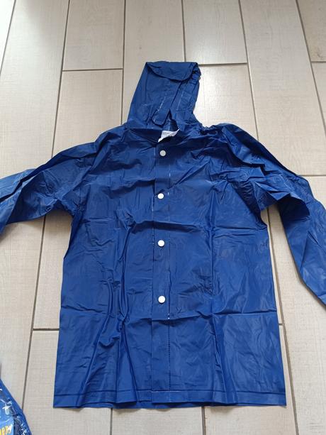 Modrý pršiplášť, 92