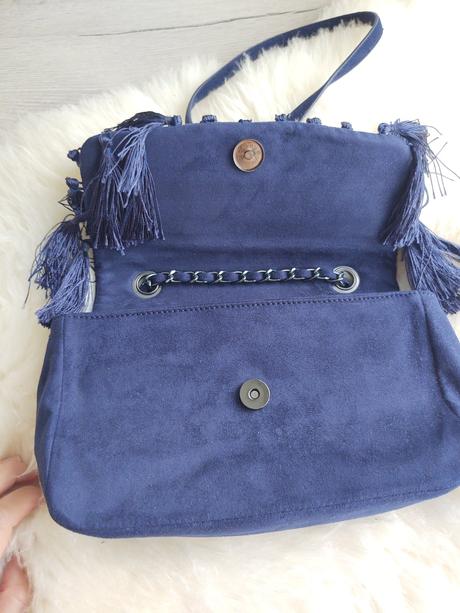 Kabelka reserved, reserved