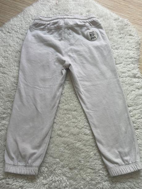 Teplakova suprava s tweety, 98