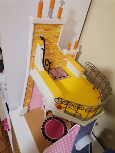 Beruška a černý kocour domček, 