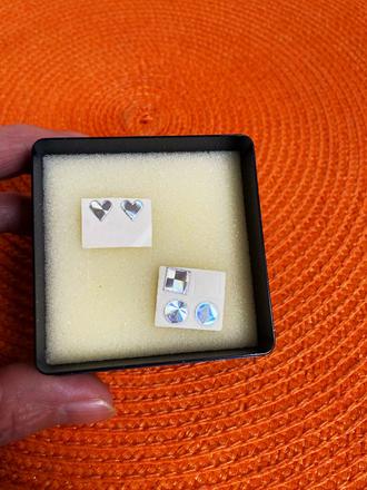 Samomolepiace trblietavé náušnice, 