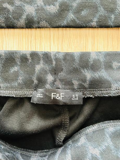 Krásny komplet nohavíc a mikiny značky f&f, f&f,m