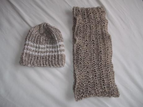 Čiapka,šál - obvod 56 cm, dĺžka šálu 2x43 cm, 56