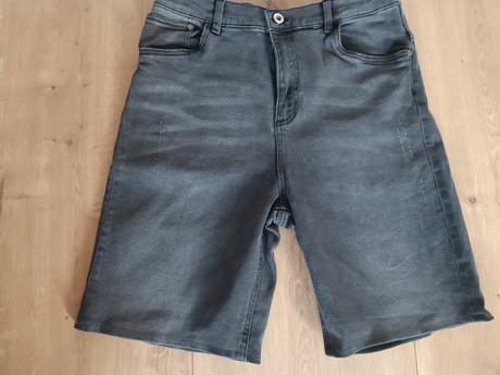 Kraťasy v 170, reserved,170