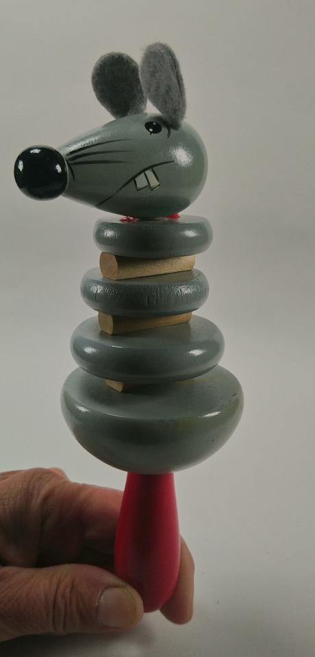 Drevená sivá myška do ruky, 19 cm, 