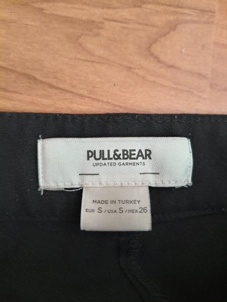 Čierne nohavice, pull&bear,s