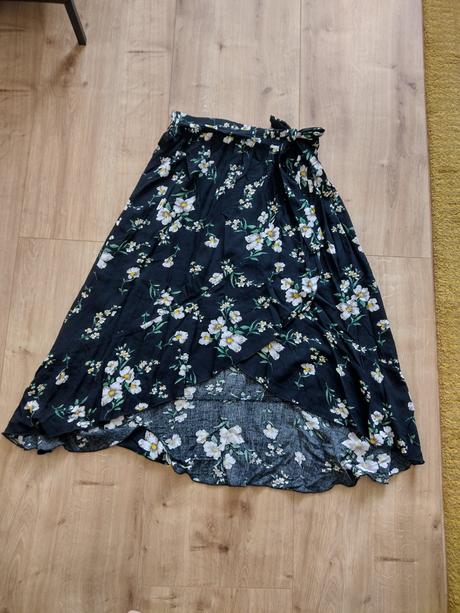 Zavinovacia sukňa s kvetmi, gate,34