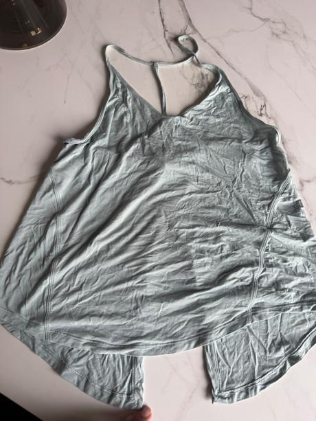 Kvalitný lahky top lululemon s, s