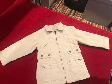 Menčestrovy kabát, 98