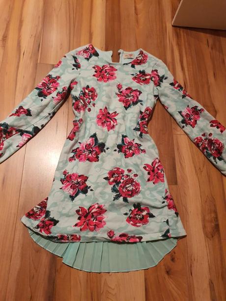 Prekrásne značkové šaty na zimu, 146