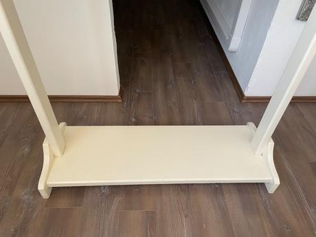 Stojan na oblecenie do detskej izby, 