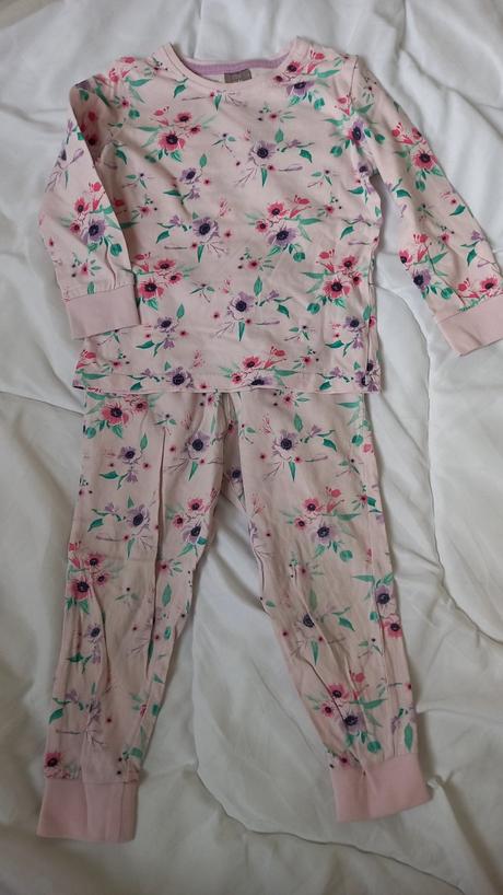 Dievčenské kvetove pyžamo veľ.92/98, 92