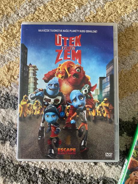 Dvd útek z planéty zem a krúdovci, 