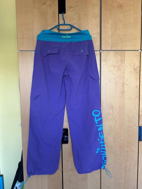 Športové nohavice, 40