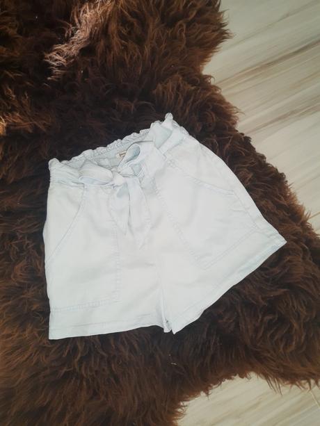 Dámske kraťasy s mašľou, stradivarius,xs