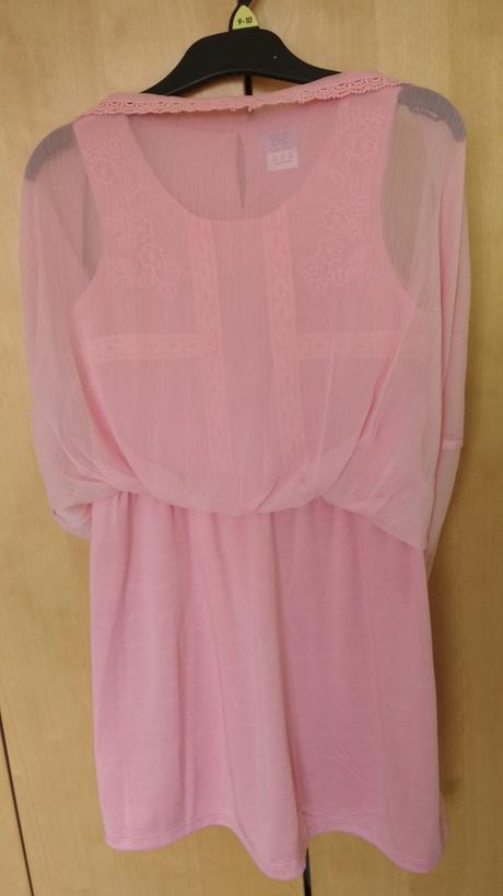 Krásne šaty - nenosené, boli iba oprané, f&f,134