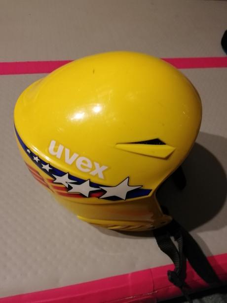 Prilba na 11 r. 57 cm, uvex