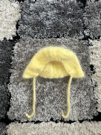 Žltá čiapočka, 50